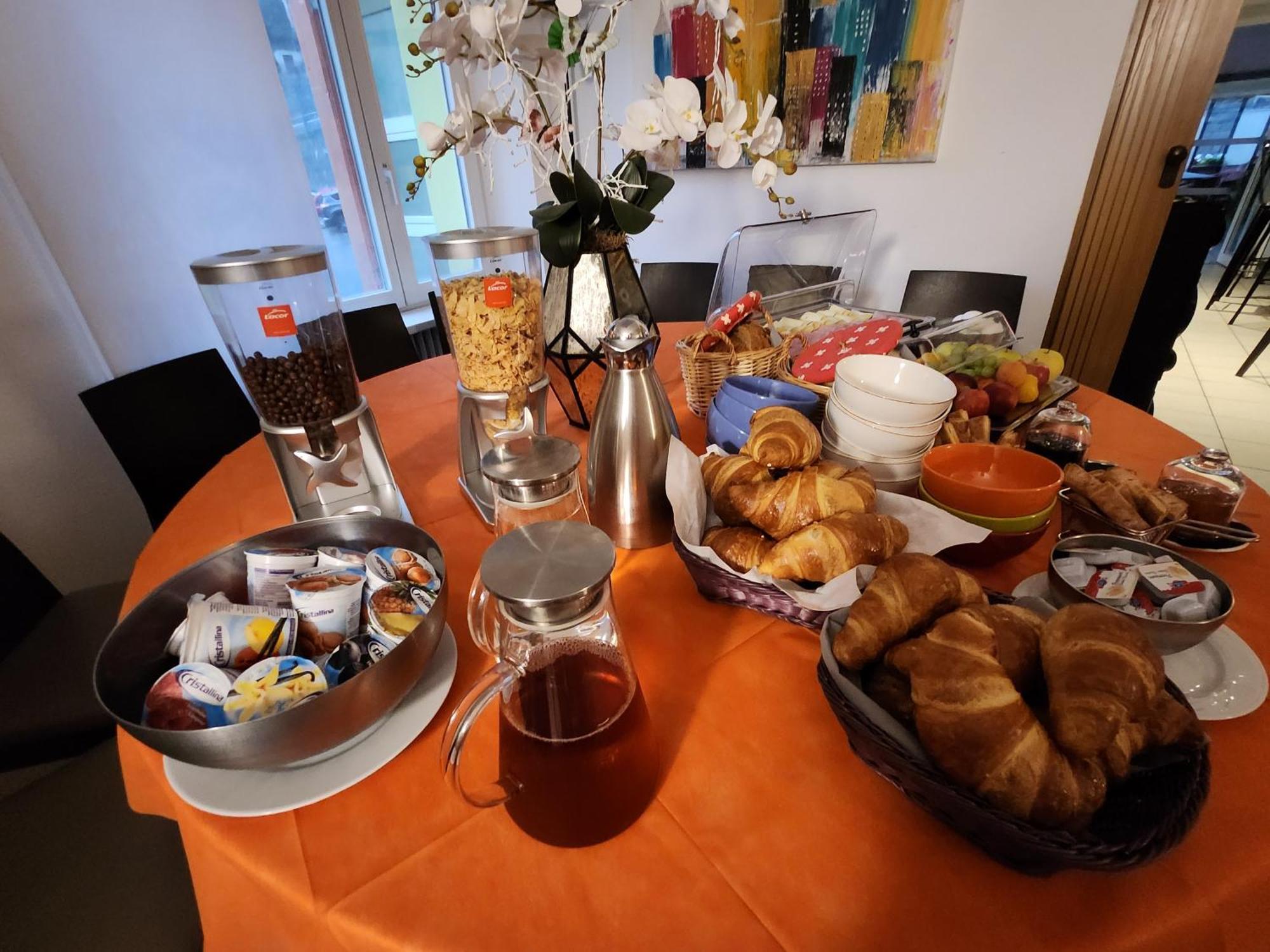 Hotel Ristorante Camoghe Isone Buitenkant foto